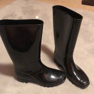 Black rain boots